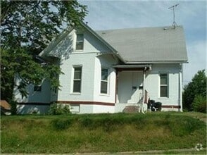 Building Photo - 517 1/2 E 8th Street