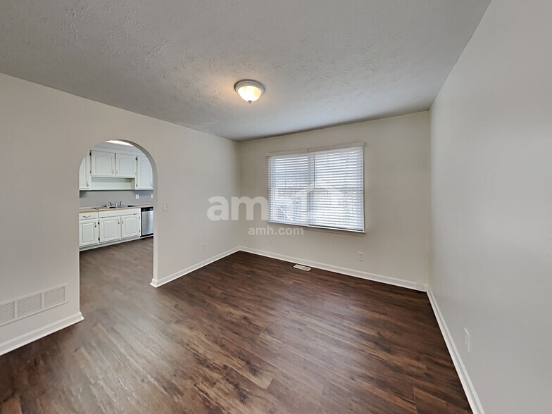 Building Photo - 468 Springfield Dr