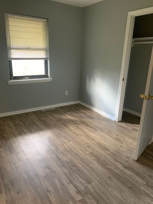 Building Photo - 3 Bedroom Salisbury Home