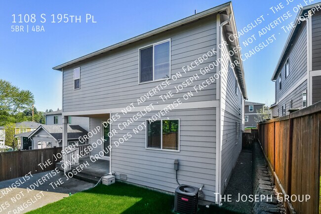 Building Photo - 1108 S 195th Pl