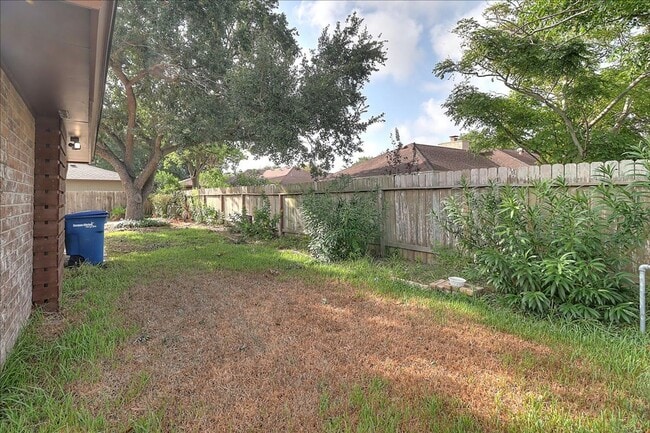 Building Photo - 5530 Tahoe Cir