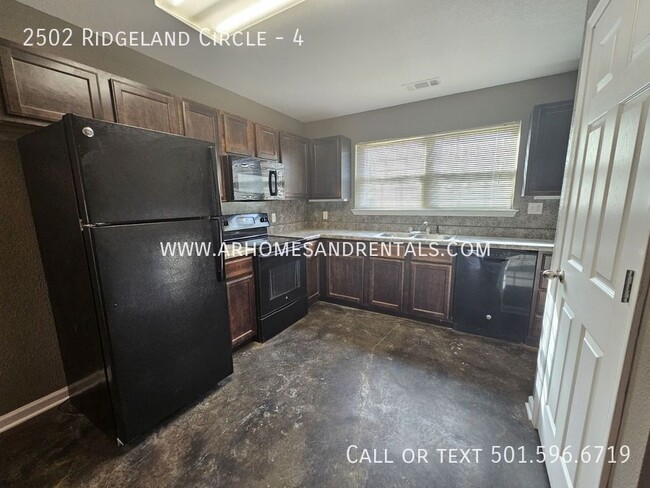 Building Photo - 2502 Ridgeland Cir