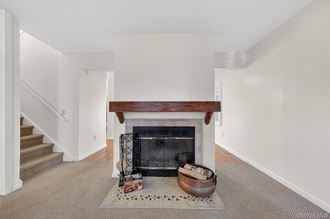 Building Photo - 1306 Nutmeg Dr