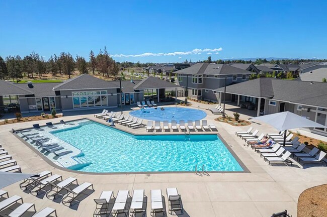 Building Photo - Community Pool and Fitness Center! 3 Bed/2...