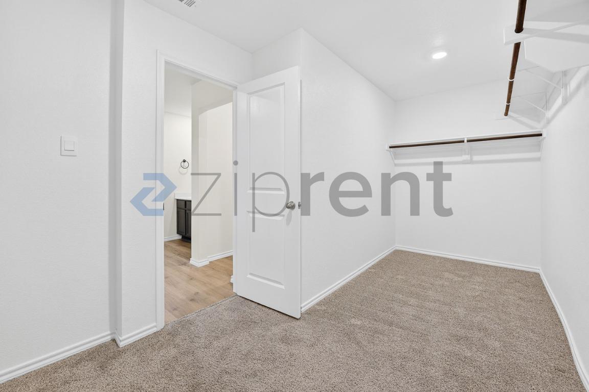 Building Photo - 13137 Rich Ln