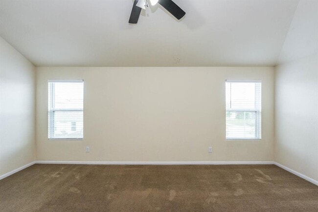 Building Photo - 18402 Each Elm Way