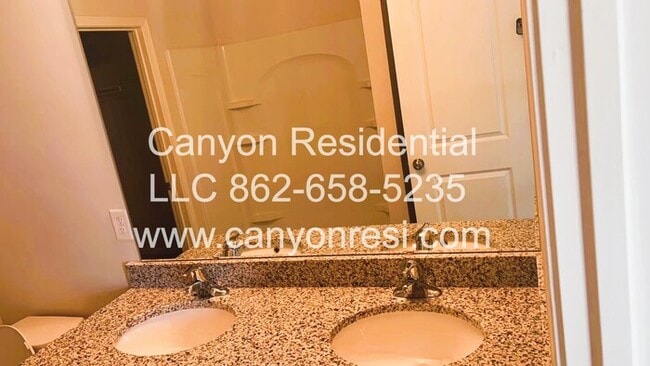 Building Photo - 740 Wayfinder Run