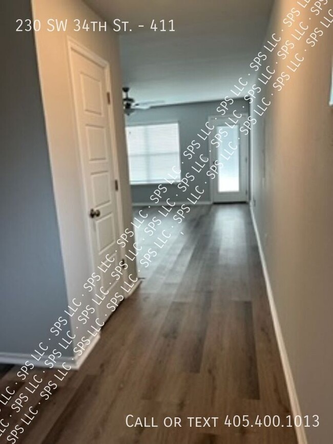 Building Photo - 230 SW 34th St