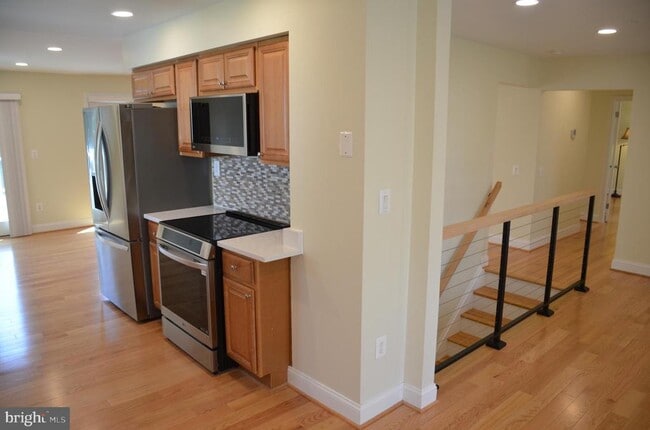 Building Photo - 9012 Paddock Ln