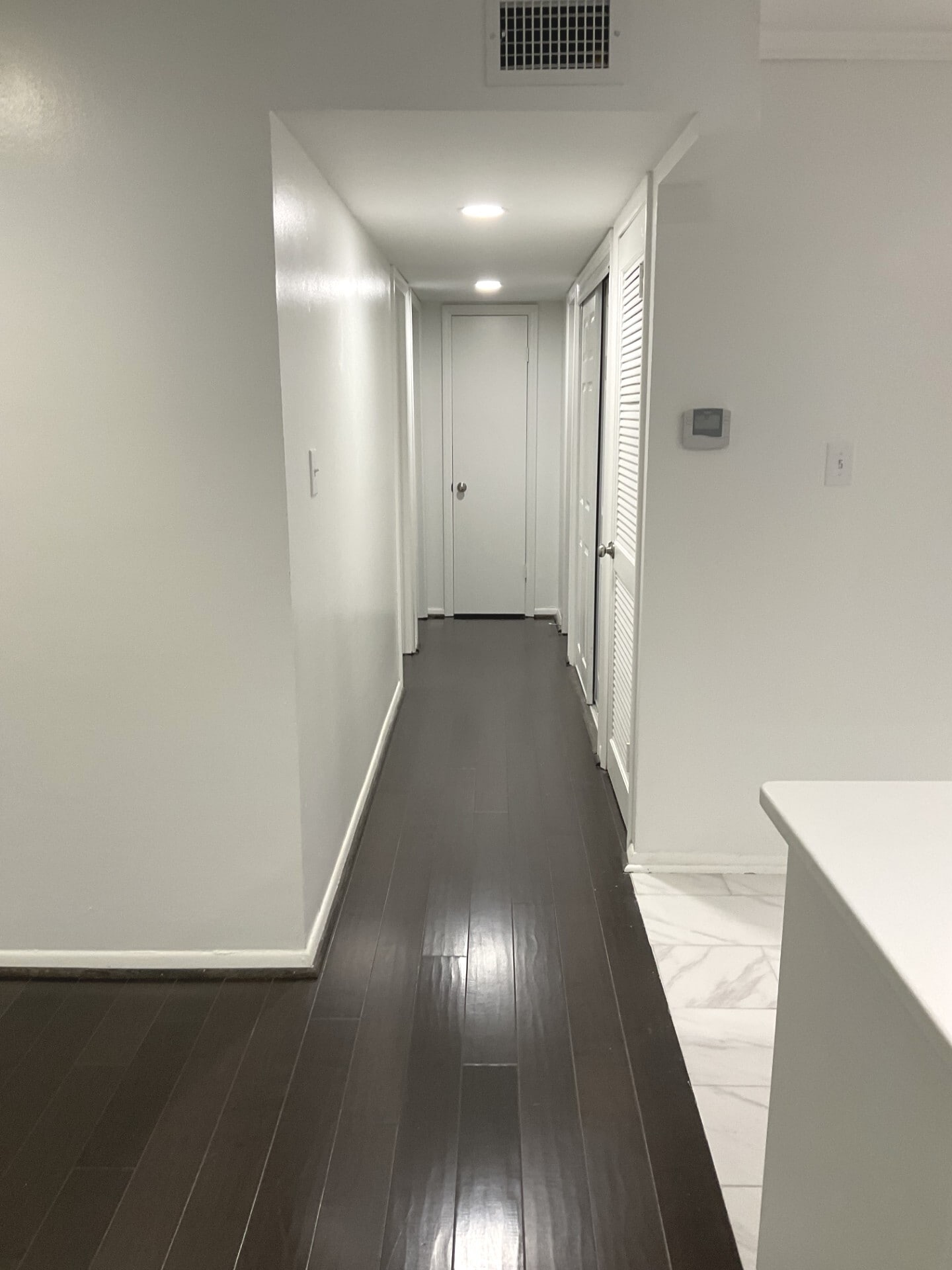 Hallway - 1001 Woodland Vlg