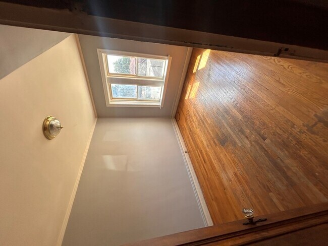 Building Photo - 5214 W Crystal St