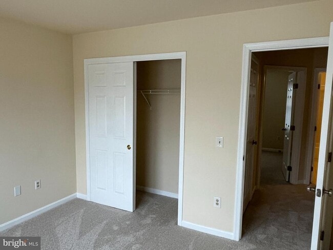 Building Photo - 874 Waterford Dr