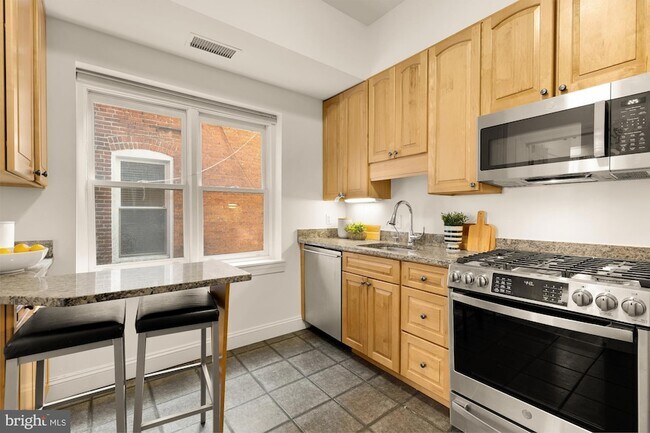 Building Photo - 1704 16th St NW