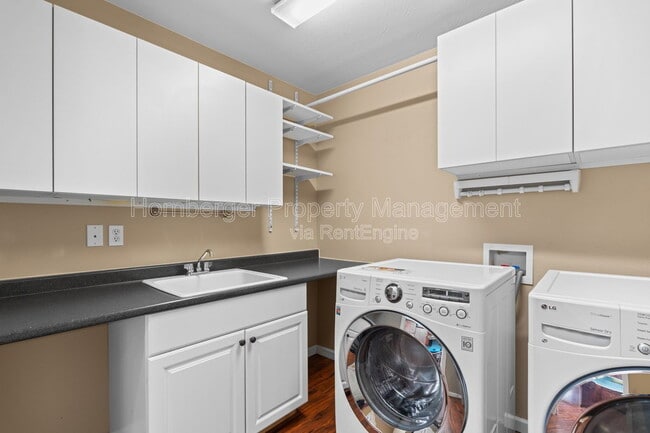 Building Photo - 6929 N Country Homes Blvd