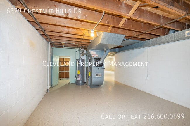 Building Photo - 6329 Chestnut Hills Dr