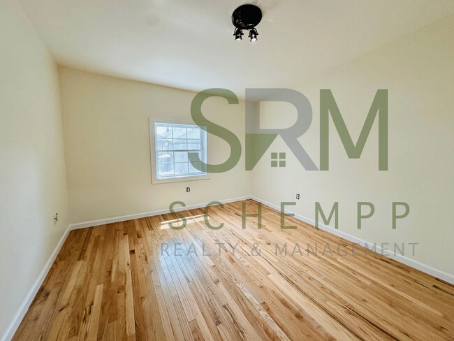 Building Photo - Modern 2BR off Eastern Parkway now available!