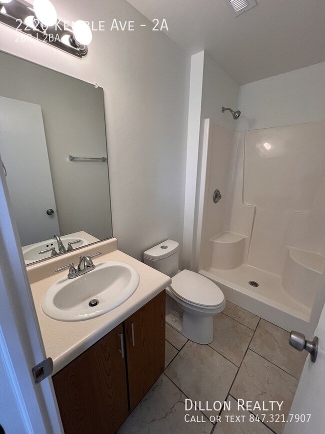 Building Photo - 2220 Kemble Ave