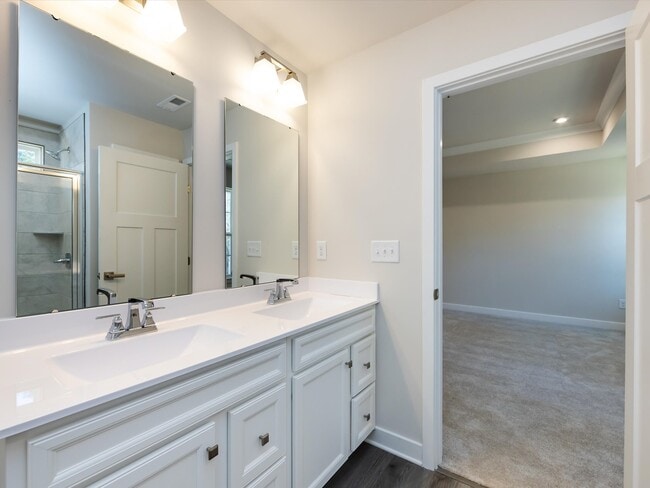Building Photo - 431 Moondance Dr