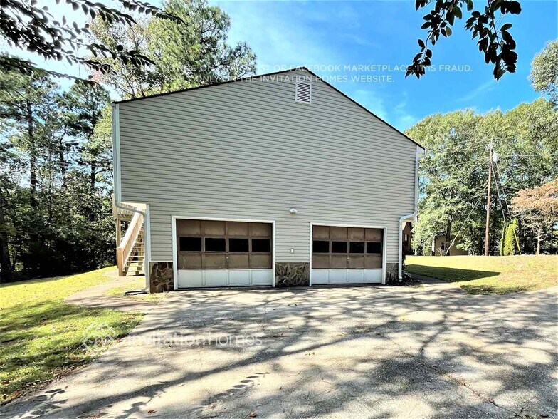 Building Photo - 9082 Green Pines Ct