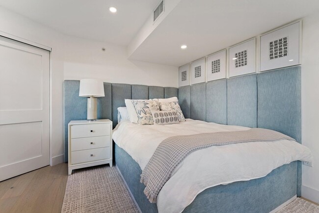 Building Photo - 19800 Sandpointe Bay Dr