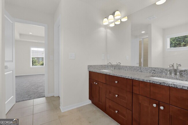 Building Photo - 232 Cashes Dr