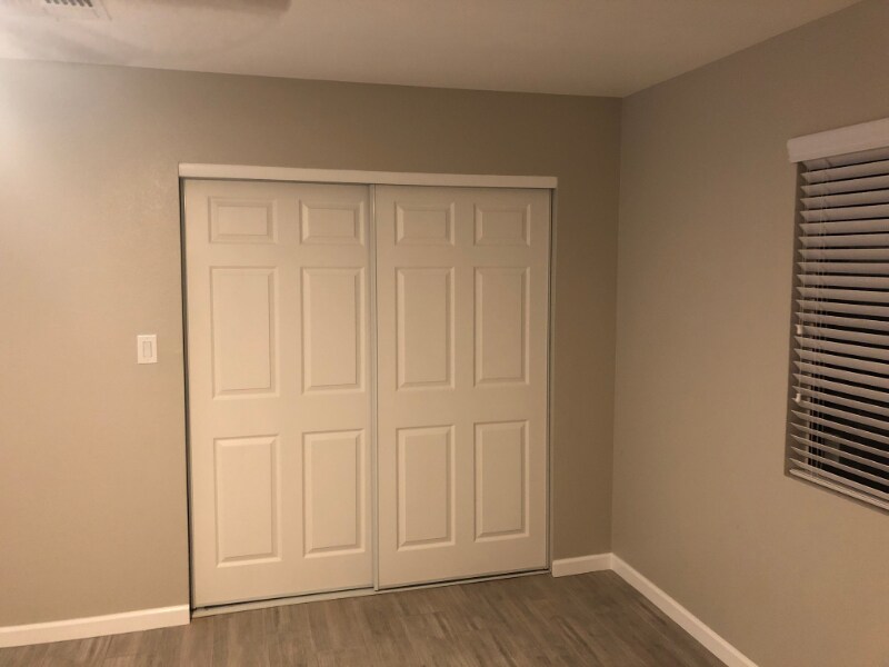 Building Photo - 2328 E 6th St