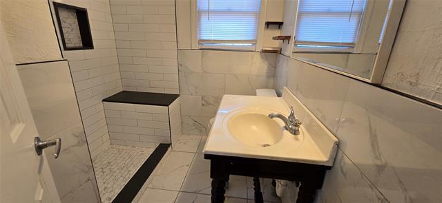 Building Photo - 3603 Fontana Dr