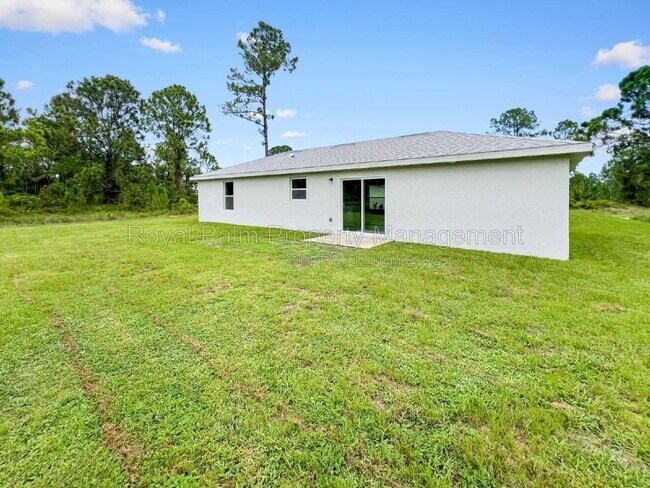 Building Photo - 580 Genoa Ave S