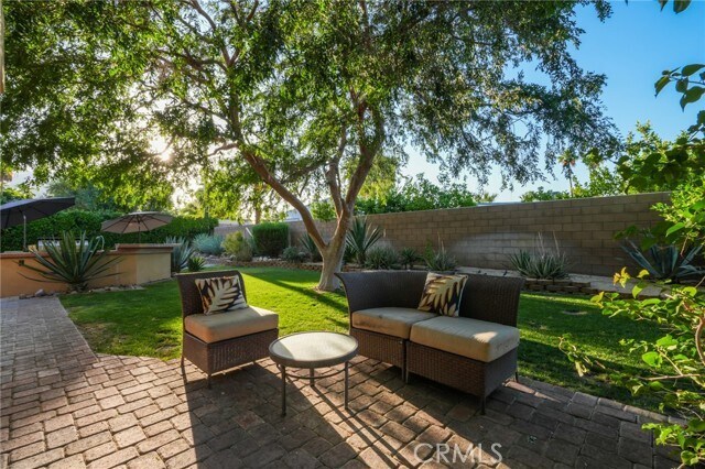 Building Photo - 576 E Desert Holly Cir