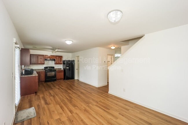 Building Photo - 2835 S Hills