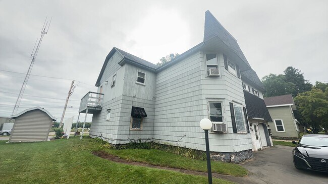 Building Photo - 423 N 1st Ave
