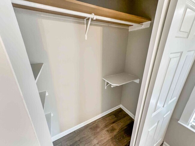 Building Photo - 2BR Townhome near KSU - No Carpet!