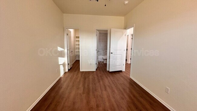 Building Photo - 11417 N University Ave