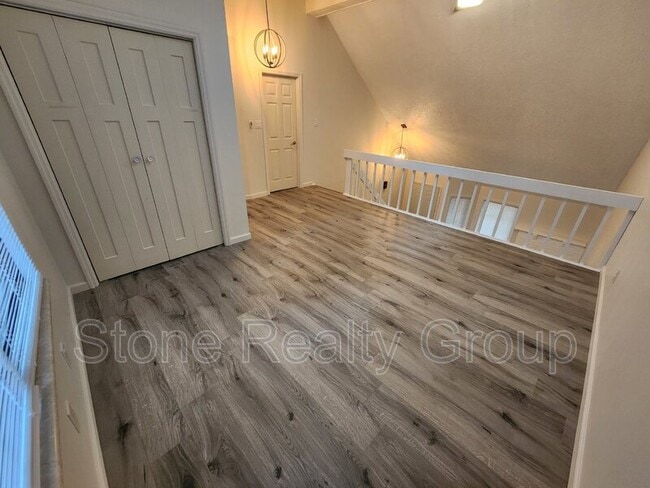 Building Photo - 368 White Oak Ln
