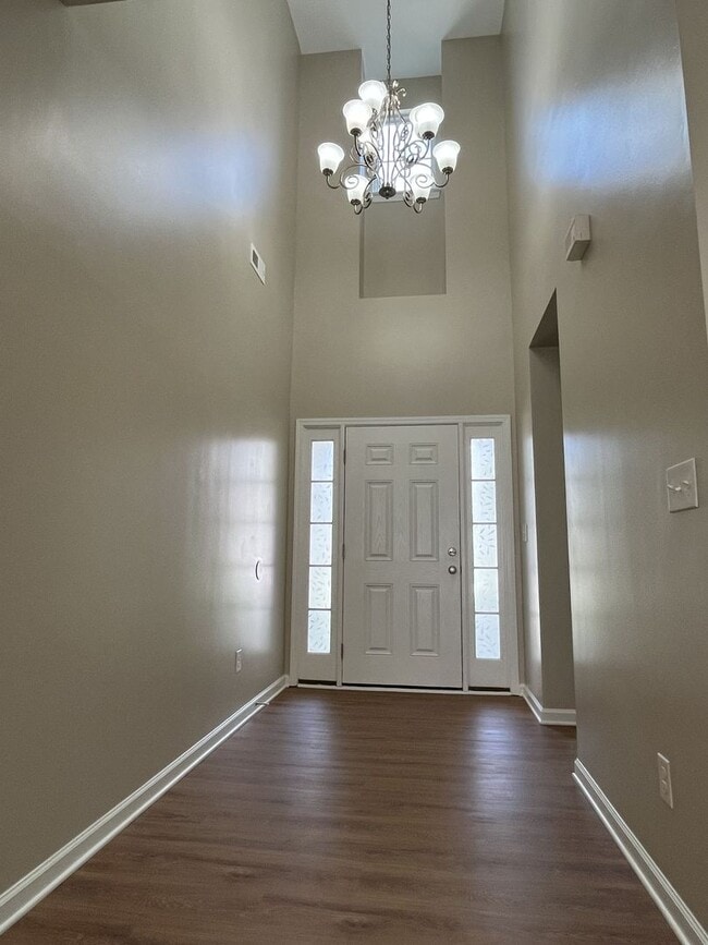 Building Photo - Great 4 Bed Home in Desired Winding Walk C...
