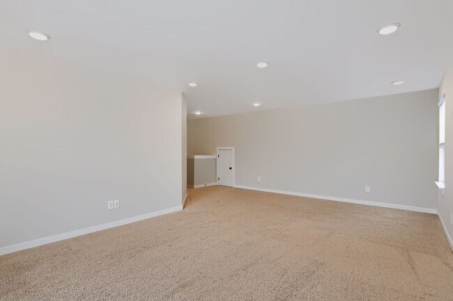 Building Photo - 213 Snapdragon Dr