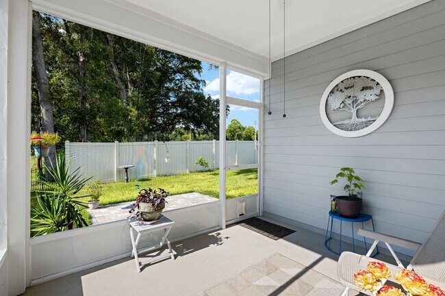 Building Photo - 3 BED 2 BATH in Newberry with Den Space