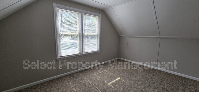 Building Photo - 1743 Rosemont Dr
