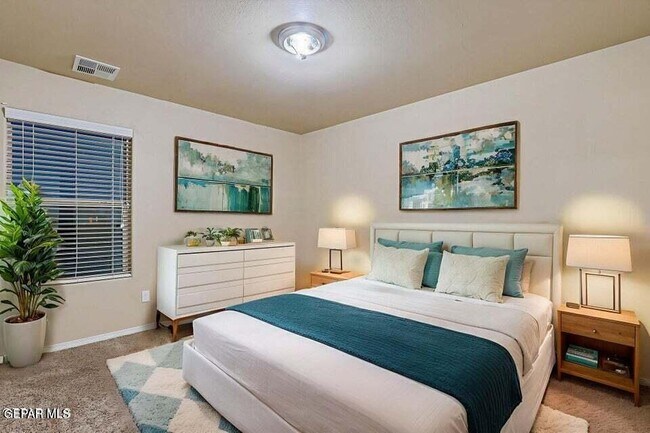 Building Photo - 12445 Chamberlain Dr