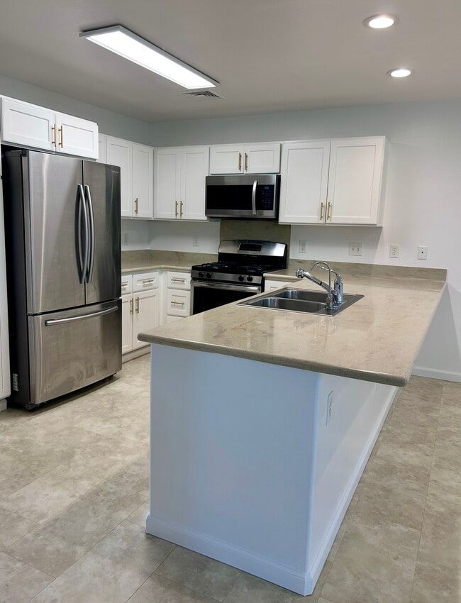 Building Photo - 91-1350 Kilipue St