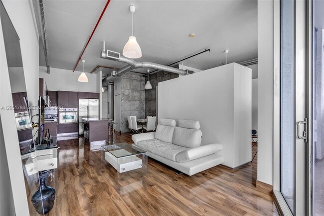 Building Photo - 3029 NE 188th St