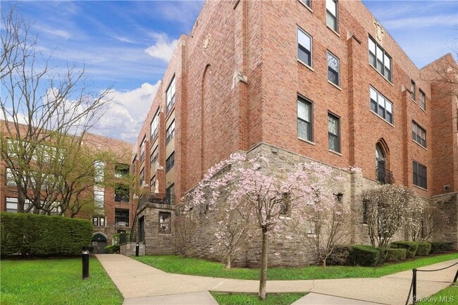 Building Photo - 55 McKinley Ave