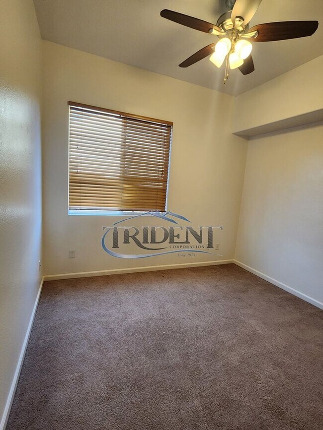 Building Photo - 3 bedroom 2 bath near schools and parks