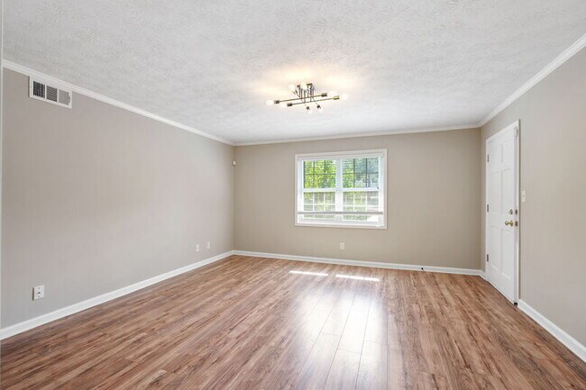 Building Photo - 325 Winding River Dr