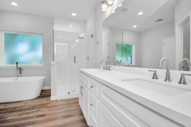 Building Photo - 2349 Hoskins Dr