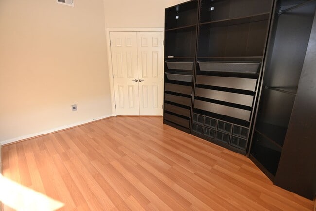 Building Photo - 1390 Saddle Rack St