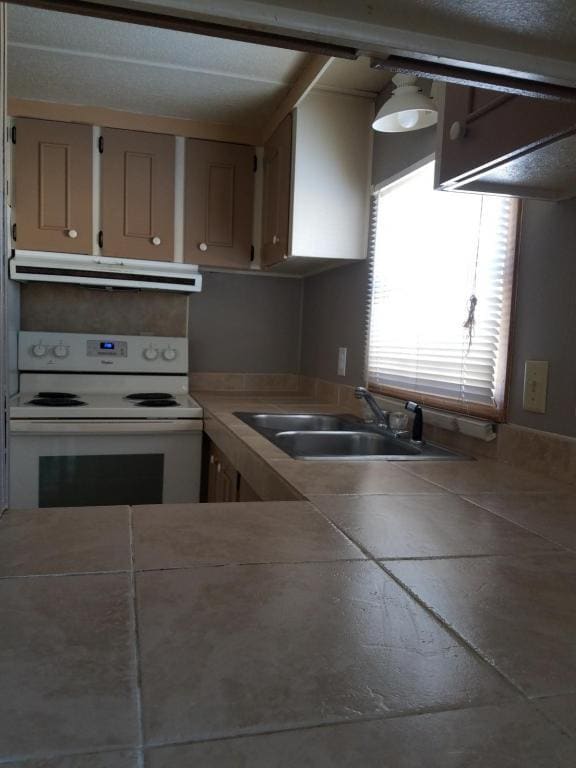 Building Photo - 510 8th St S