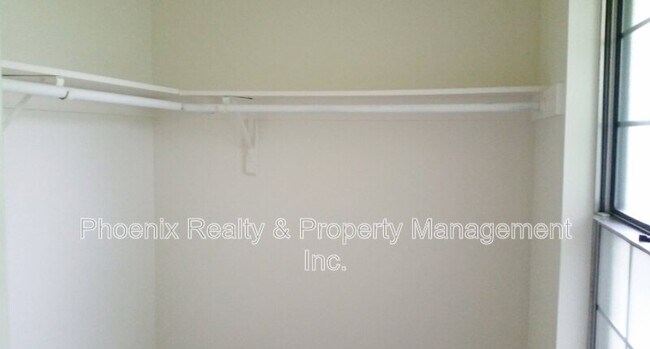 Building Photo - 2332 McKinley Ave