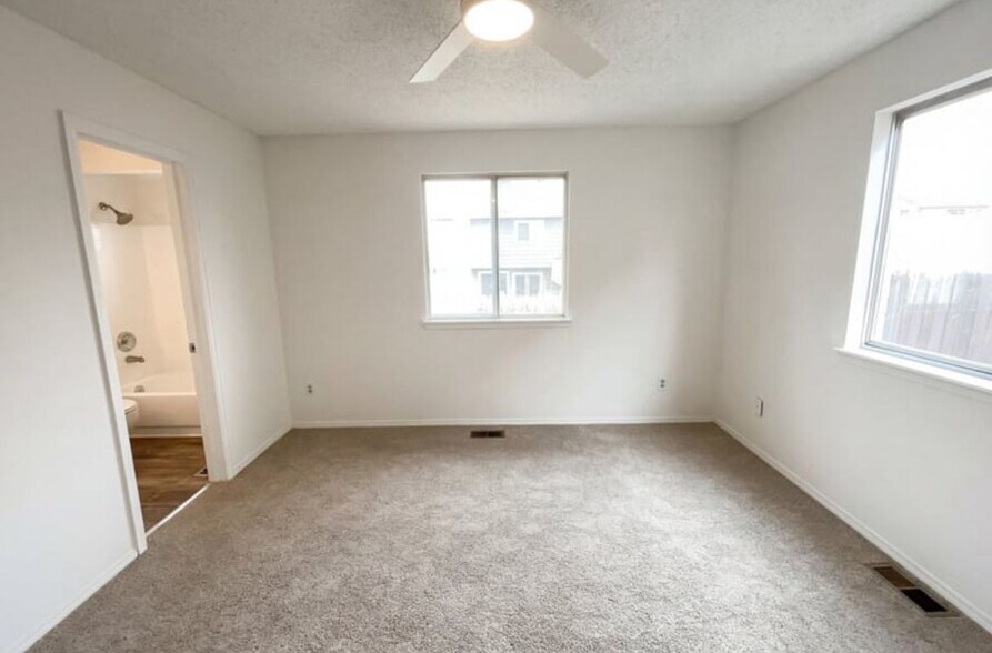 Building Photo - 12117 Monaco Dr