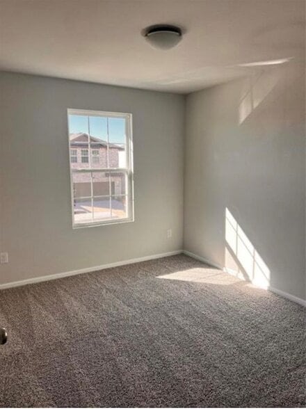 Building Photo - 900 Portina Dr